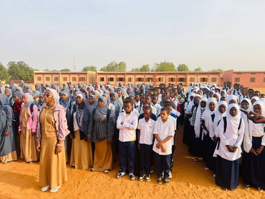 Dr Élisabeth Shérif visite le Lycée scientifique des filles de Niamey