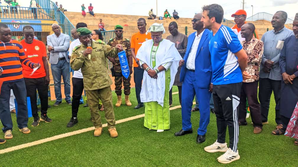 Visite de la Ministre de l'Education Nationale au centre de la Fénifoot